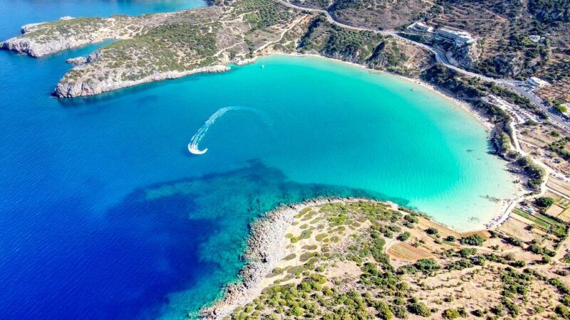 Aeriel view of a beach in Agios Nikolaos in crete - Discover the things to do in Crete